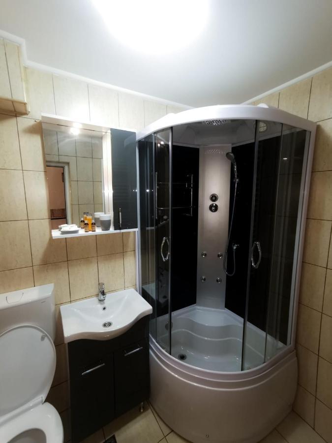 105500 Apartment Buşteni Exteriör bild